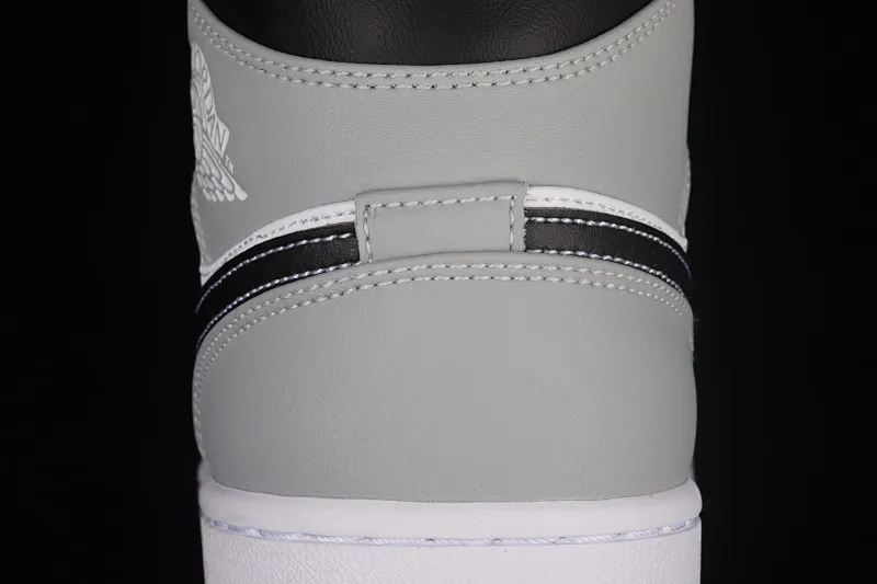 All categories Air Jordan Jordan series basketball shoes Air Jordan 1 Mid Air Jordan 1 Mid AJ1 Joe 1 ice blue gray China casual sneakers 554724-078